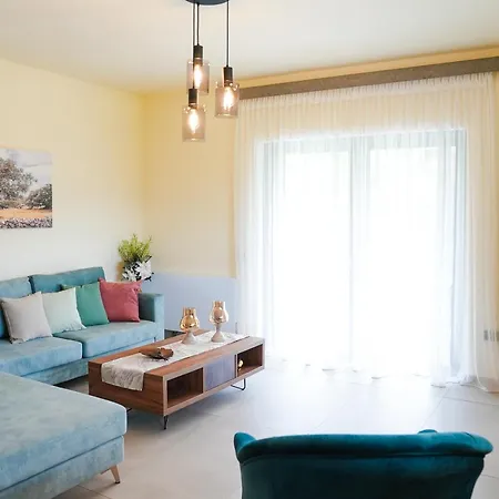 Aerinos Private Vilă